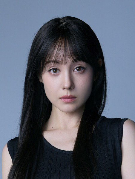 Reina Triendl as Sumire Itō