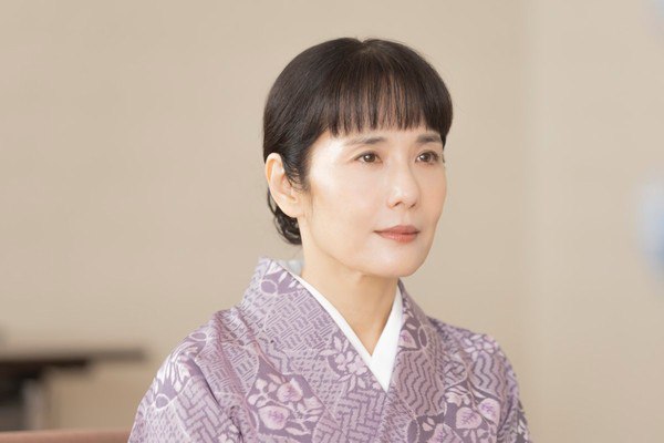 Yasuko Tomita as Izumi Nakanishi